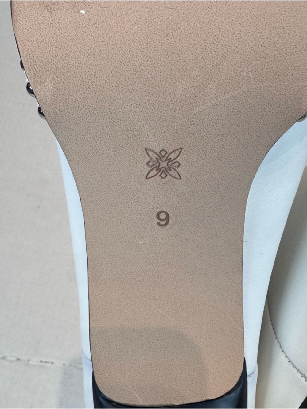BCBGeneration Beya Pointy Toe Heeled Booties Women’s Size 9 Leather Studs White - Picture 11 of 16